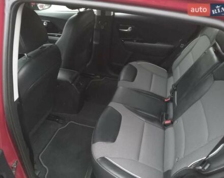 Красный Киа Niro, объемом двигателя 0 л и пробегом 87 тыс. км за 20492 $, фото 61 на Automoto.ua