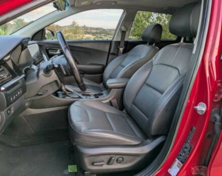 Червоний Кіа Niro, об'ємом двигуна 1.6 л та пробігом 42 тис. км за 13600 $, фото 10 на Automoto.ua