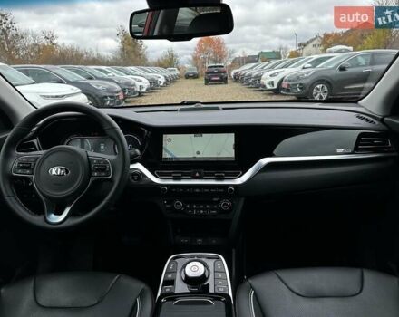 Красный Киа Niro, объемом двигателя 0 л и пробегом 47 тыс. км за 24900 $, фото 36 на Automoto.ua