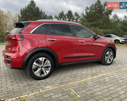 Красный Киа Niro, объемом двигателя 0 л и пробегом 70 тыс. км за 19600 $, фото 6 на Automoto.ua