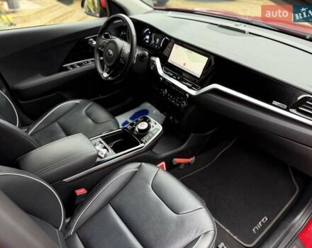 Червоний Кіа Niro, об'ємом двигуна 0 л та пробігом 118 тис. км за 18450 $, фото 73 на Automoto.ua