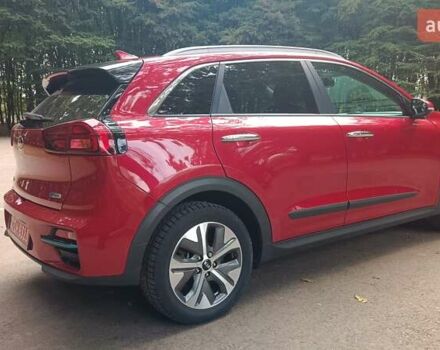 Киа Niro 2020 в Львове на Automoto.ua Красный Киа Niro, объемом двигателя 0 л и пробегом 105 тыс. км за 19999 $, фото 13 на Automoto.ua