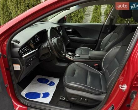 Червоний Кіа Niro, об'ємом двигуна 0 л та пробігом 118 тис. км за 18450 $, фото 36 на Automoto.ua