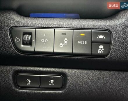 Червоний Кіа Niro, об'ємом двигуна 0 л та пробігом 61 тис. км за 23500 $, фото 9 на Automoto.ua