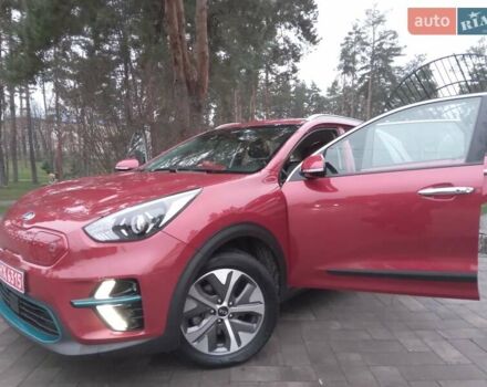 Красный Киа Niro, объемом двигателя 0 л и пробегом 87 тыс. км за 20492 $, фото 19 на Automoto.ua