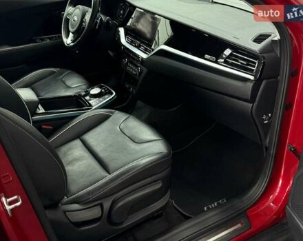 Червоний Кіа Niro, об'ємом двигуна 0 л та пробігом 110 тис. км за 19648 $, фото 23 на Automoto.ua