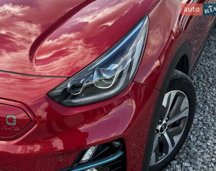 Красный Киа Niro, объемом двигателя 0 л и пробегом 44 тыс. км за 22600 $, фото 3 на Automoto.ua