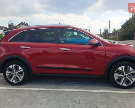 Красный Киа Niro, объемом двигателя 0 л и пробегом 105 тыс. км за 19999 $, фото 11 на Automoto.ua
