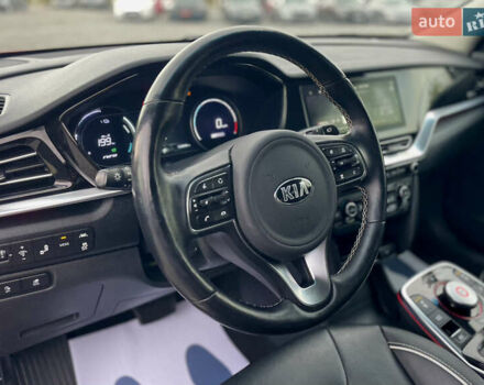 Киа Niro 2020 в Дрогобыче на Automoto.ua Красный Киа Niro, объемом двигателя 0 л и пробегом 159 тыс. км за 19399 $, фото 54 на Automoto.ua