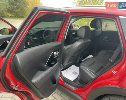 Красный Киа Niro, объемом двигателя 0 л и пробегом 70 тыс. км за 19600 $, фото 8 на Automoto.ua