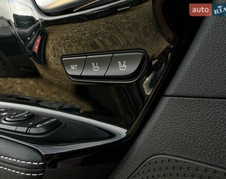 Червоний Кіа Niro, об'ємом двигуна 0 л та пробігом 61 тис. км за 23500 $, фото 6 на Automoto.ua