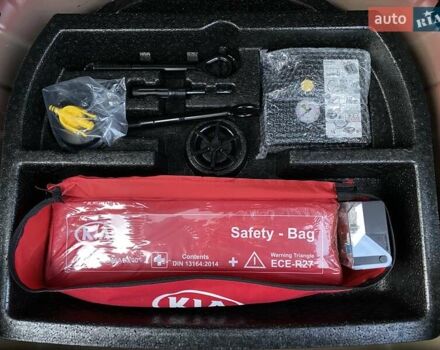 Червоний Кіа Niro, об'ємом двигуна 0 л та пробігом 128 тис. км за 19900 $, фото 50 на Automoto.ua