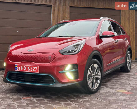 Красный Киа Niro, объемом двигателя 0 л и пробегом 144 тыс. км за 18800 $, фото 2 на Automoto.ua