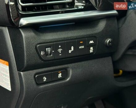 Червоний Кіа Niro, об'ємом двигуна 0 л та пробігом 110 тис. км за 19648 $, фото 14 на Automoto.ua