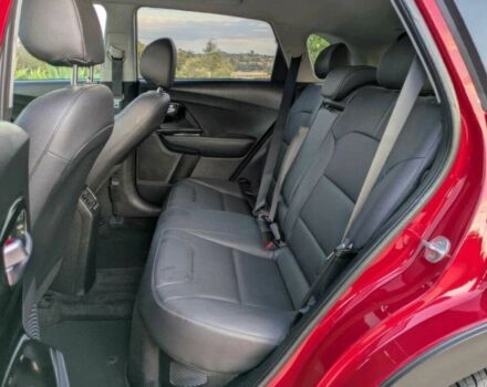 Червоний Кіа Niro, об'ємом двигуна 1.6 л та пробігом 42 тис. км за 13600 $, фото 12 на Automoto.ua