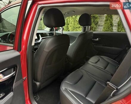 Червоний Кіа Niro, об'ємом двигуна 0 л та пробігом 118 тис. км за 18450 $, фото 57 на Automoto.ua