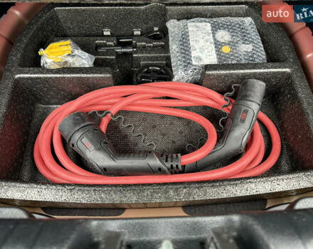 Червоний Кіа Niro, об'ємом двигуна 0 л та пробігом 128 тис. км за 19900 $, фото 52 на Automoto.ua