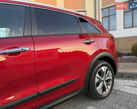 Красный Киа Niro, объемом двигателя 0 л и пробегом 67 тыс. км за 19850 $, фото 29 на Automoto.ua