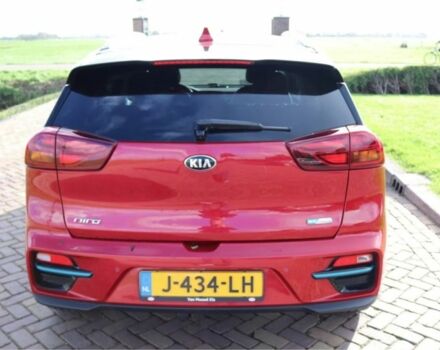 Красный Киа Niro, объемом двигателя 0 л и пробегом 84 тыс. км за 18368 $, фото 3 на Automoto.ua