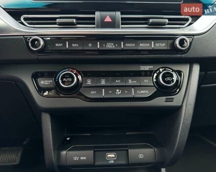 Червоний Кіа Niro, об'ємом двигуна 0 л та пробігом 61 тис. км за 23500 $, фото 67 на Automoto.ua