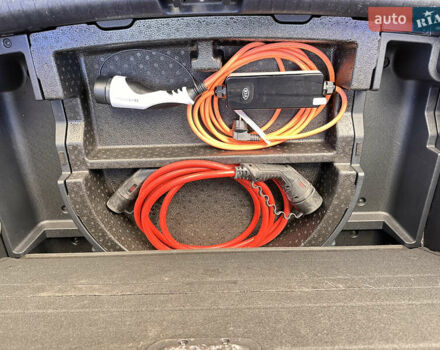 Красный Киа Niro, объемом двигателя 0 л и пробегом 163 тыс. км за 17850 $, фото 24 на Automoto.ua