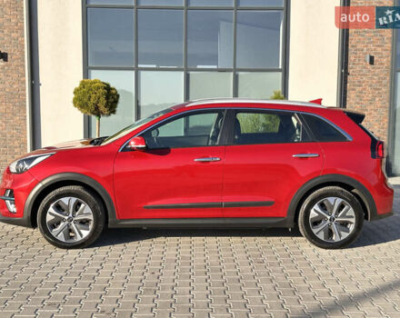 Красный Киа Niro, объемом двигателя 0 л и пробегом 161 тыс. км за 17950 $, фото 9 на Automoto.ua