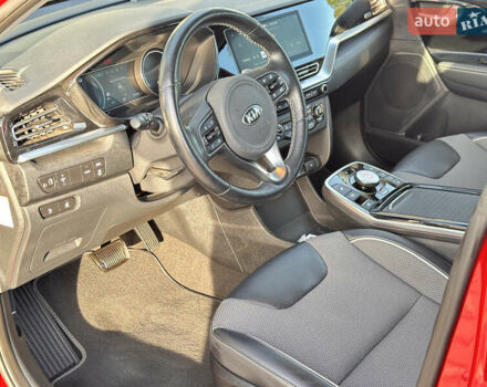 Красный Киа Niro, объемом двигателя 0 л и пробегом 163 тыс. км за 17850 $, фото 33 на Automoto.ua