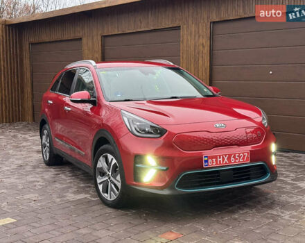 Красный Киа Niro, объемом двигателя 0 л и пробегом 144 тыс. км за 18800 $, фото 6 на Automoto.ua