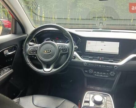 Киа Niro 2020 в Львове на Automoto.ua Красный Киа Niro, объемом двигателя 0 л и пробегом 105 тыс. км за 19999 $, фото 19 на Automoto.ua