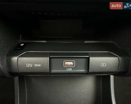 Червоний Кіа Niro, об'ємом двигуна 0 л та пробігом 61 тис. км за 23500 $, фото 68 на Automoto.ua