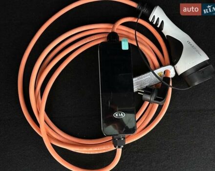 Червоний Кіа Niro, об'ємом двигуна 0 л та пробігом 61 тис. км за 23500 $, фото 88 на Automoto.ua