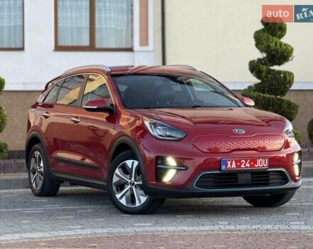 Красный Киа Niro, объемом двигателя 0 л и пробегом 67 тыс. км за 19850 $, фото 3 на Automoto.ua