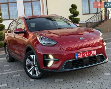 Красный Киа Niro, объемом двигателя 0 л и пробегом 67 тыс. км за 19850 $, фото 5 на Automoto.ua
