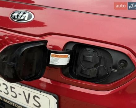 Червоний Кіа Niro, об'ємом двигуна 0 л та пробігом 118 тис. км за 18450 $, фото 31 на Automoto.ua