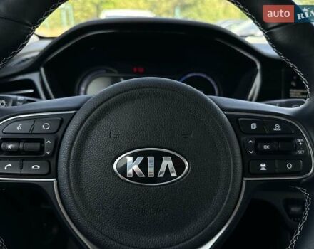 Червоний Кіа Niro, об'ємом двигуна 0 л та пробігом 48 тис. км за 23700 $, фото 39 на Automoto.ua