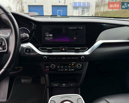 Червоний Кіа Niro, об'ємом двигуна 0 л та пробігом 128 тис. км за 19900 $, фото 31 на Automoto.ua