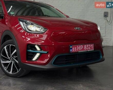 Червоний Кіа Niro, об'ємом двигуна 0 л та пробігом 110 тис. км за 19648 $, фото 2 на Automoto.ua