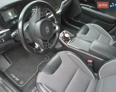 Красный Киа Niro, объемом двигателя 0 л и пробегом 87 тыс. км за 20492 $, фото 49 на Automoto.ua