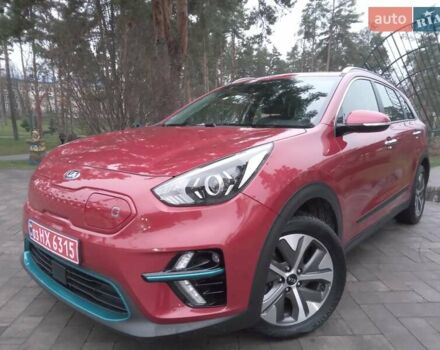 Красный Киа Niro, объемом двигателя 0 л и пробегом 87 тыс. км за 20492 $, фото 5 на Automoto.ua