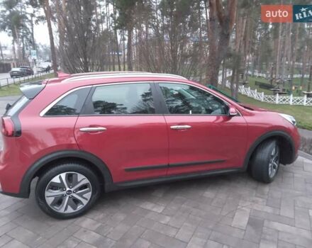 Красный Киа Niro, объемом двигателя 0 л и пробегом 87 тыс. км за 20492 $, фото 10 на Automoto.ua