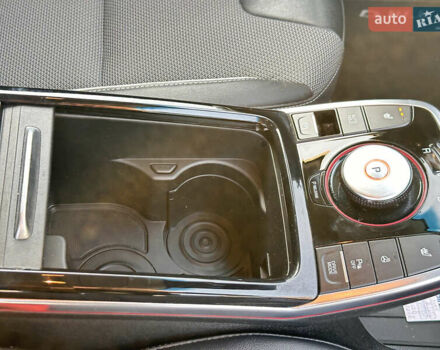 Червоний Кіа Niro, об'ємом двигуна 0 л та пробігом 163 тис. км за 17900 $, фото 17 на Automoto.ua