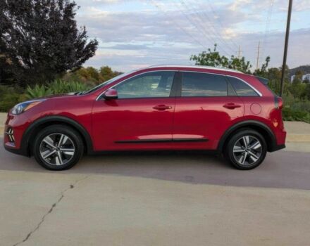 Червоний Кіа Niro, об'ємом двигуна 1.6 л та пробігом 42 тис. км за 13600 $, фото 4 на Automoto.ua