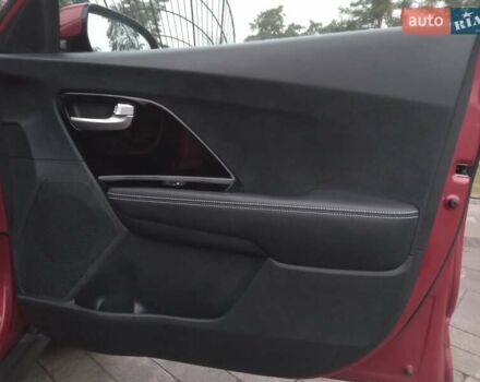 Красный Киа Niro, объемом двигателя 0 л и пробегом 87 тыс. км за 20492 $, фото 37 на Automoto.ua