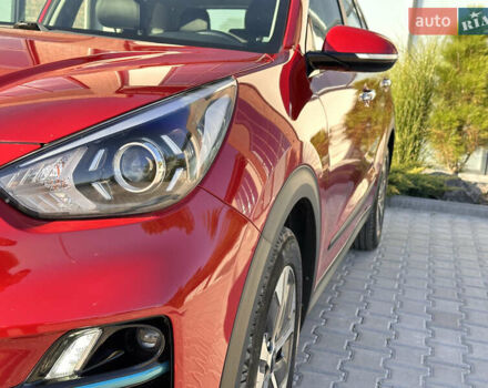 Красный Киа Niro, объемом двигателя 0 л и пробегом 163 тыс. км за 17850 $, фото 8 на Automoto.ua