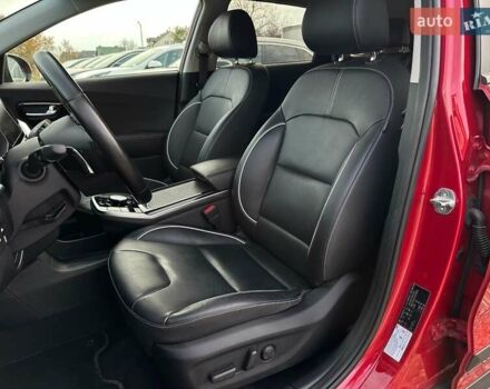 Червоний Кіа Niro, об'ємом двигуна 0 л та пробігом 61 тис. км за 23500 $, фото 3 на Automoto.ua