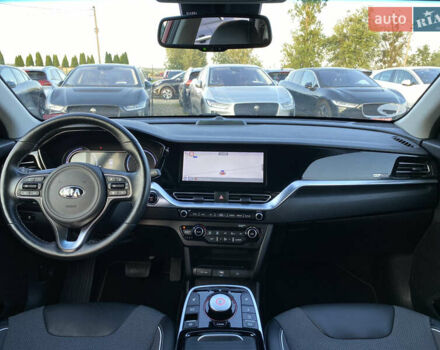 Красный Киа Niro, объемом двигателя 0 л и пробегом 111 тыс. км за 20300 $, фото 50 на Automoto.ua