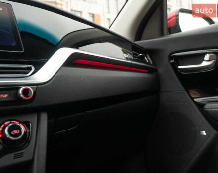 Червоний Кіа Niro, об'ємом двигуна 0 л та пробігом 46 тис. км за 24500 $, фото 22 на Automoto.ua