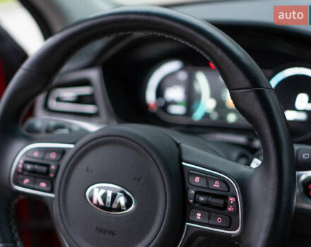 Червоний Кіа Niro, об'ємом двигуна 0 л та пробігом 46 тис. км за 24500 $, фото 67 на Automoto.ua