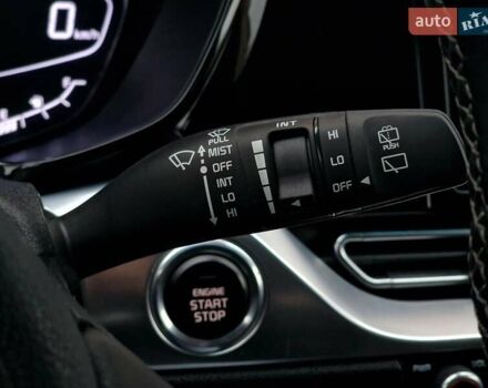 Червоний Кіа Niro, об'ємом двигуна 1.58 л та пробігом 34 тис. км за 28990 $, фото 52 на Automoto.ua