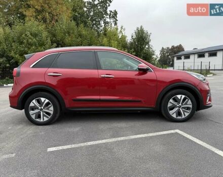 Червоний Кіа Niro, об'ємом двигуна 0 л та пробігом 52 тис. км за 21700 $, фото 3 на Automoto.ua